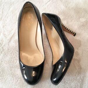 Kate Spade Black Patent Leather Round Toe Striped Heel Pumps - 7